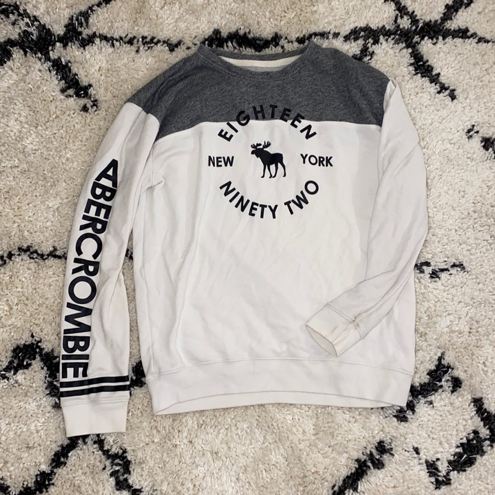 Two-toned Abercrombie crewneck